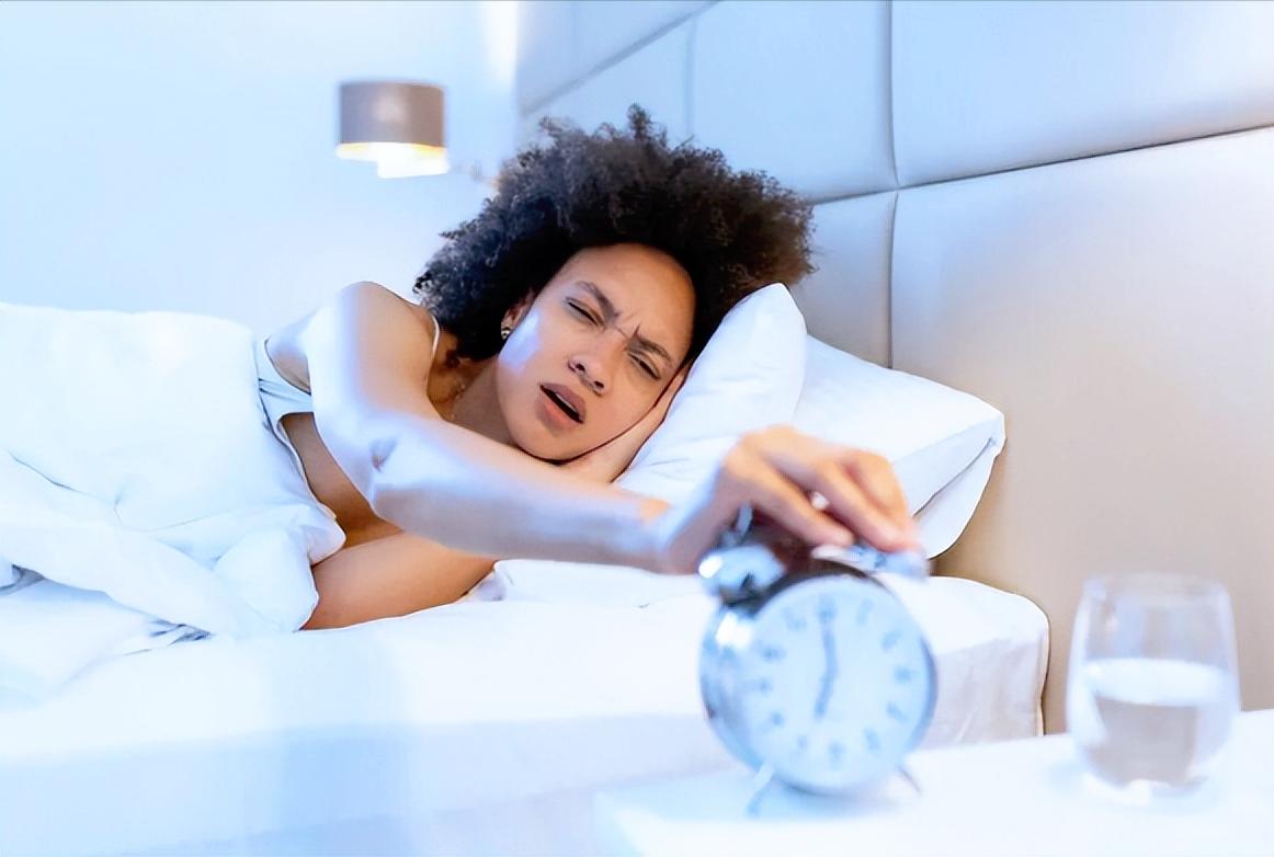 西班牙这波操作直接颠覆了打工人的所有认知，22岁女子直接用亲身经历打破幻想，她天