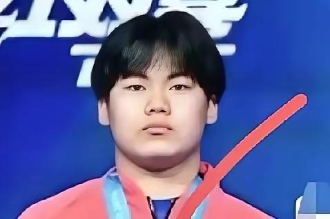 这回算是彻底露了底。许昕这次一点没留情面讲到：“这接发球质量，放国内肯定要被罚