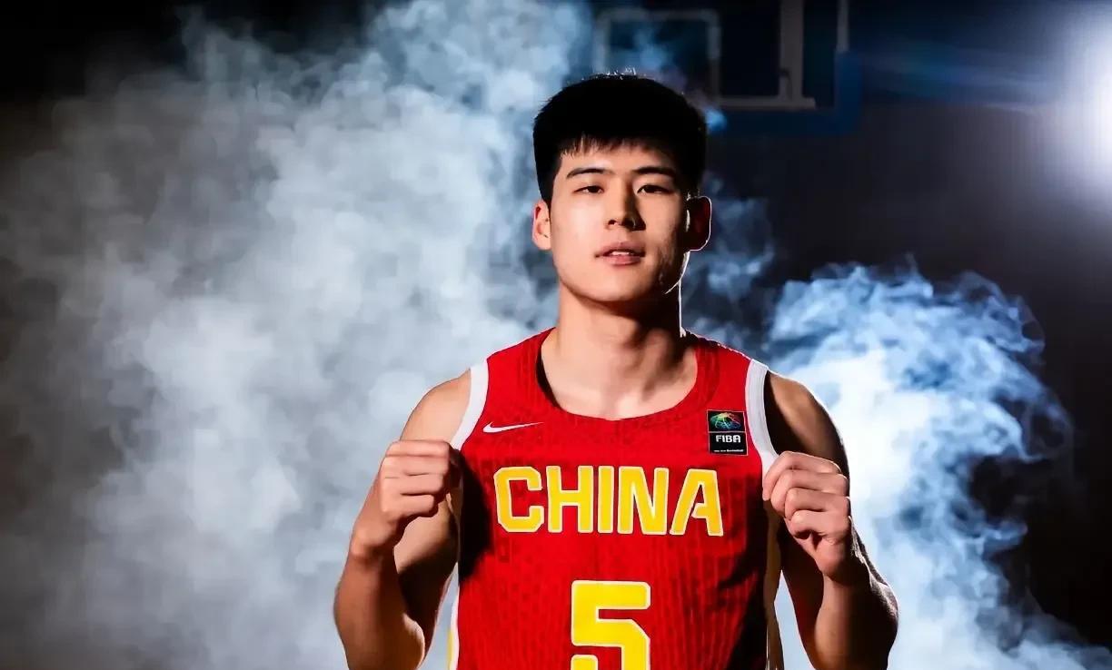 广东宏远下赛季球员优先排列次序：陈家政＞徐昕＞李奕臻，恕我直言不讳，通过男篮U1