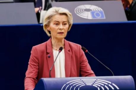 就在中日外交交锋热火朝天之际，欧盟突然发话了：欧洲议会坚持“一个中国”的政策，个