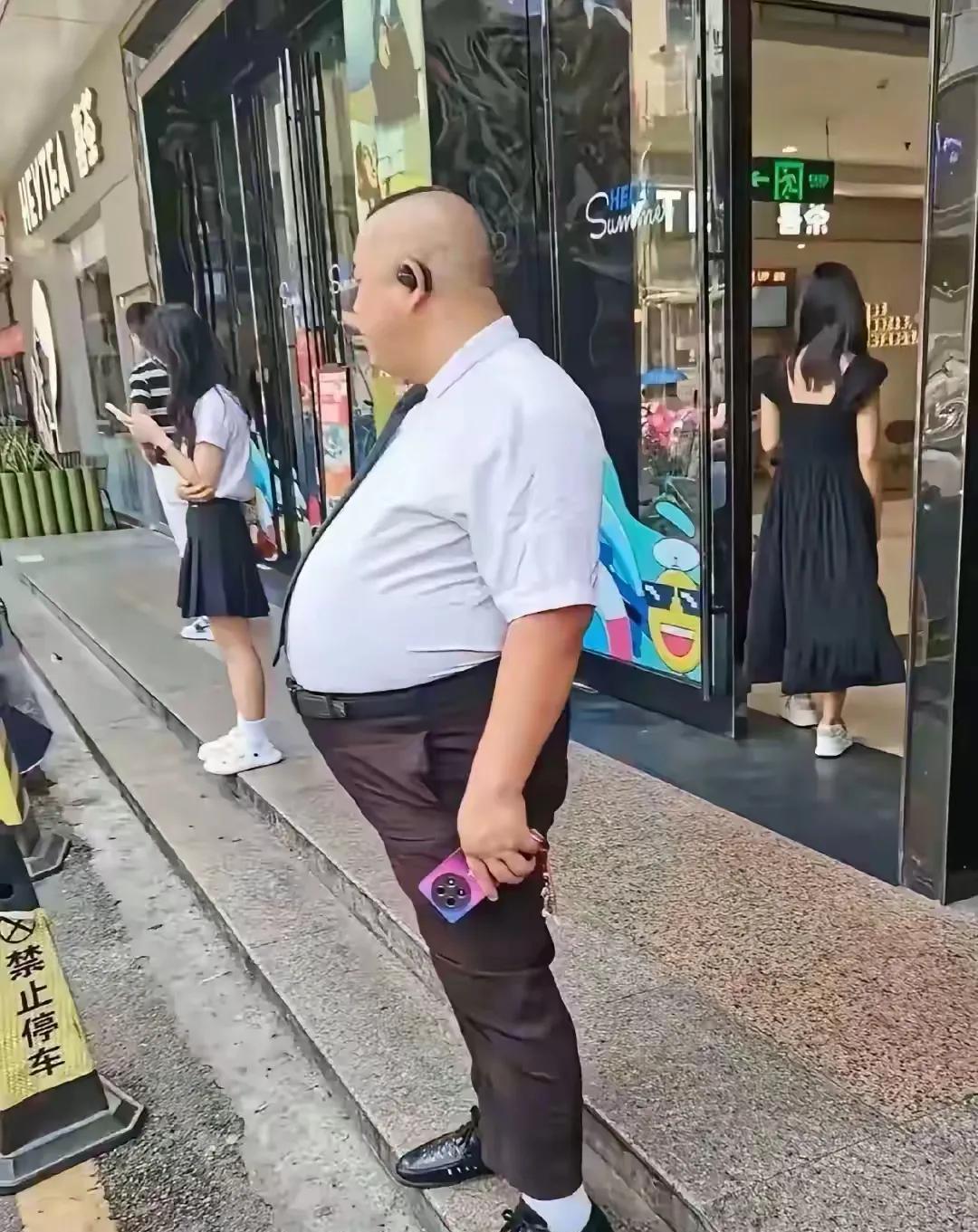 身不由己的董事长，除了工作还是工作。