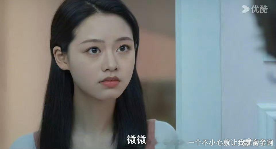有的镜头换得有点儿吓人都换脸了ai都可以ai美颜的，换个明艳漂亮的应该不难啊，咋