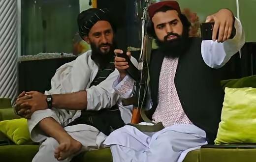 【🇦🇫塔利班已经彻底封锁了互联网，阿富汗现在发生了什么？】周二早上，全国各地