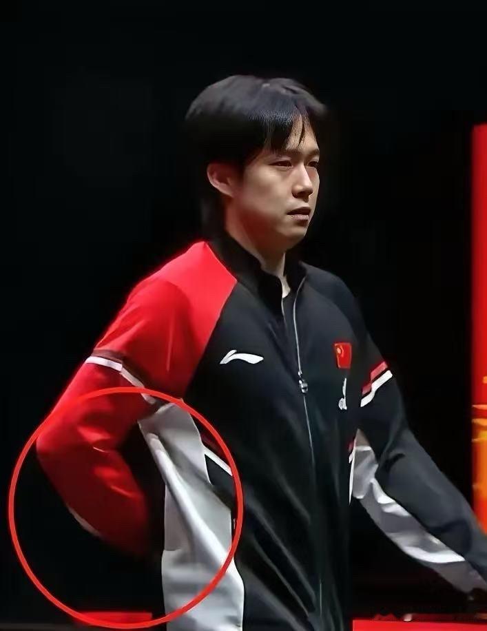 不用说大家都能看出来了吧，王楚钦宣布退赛，根本不只是因为他的伤，这也不是他