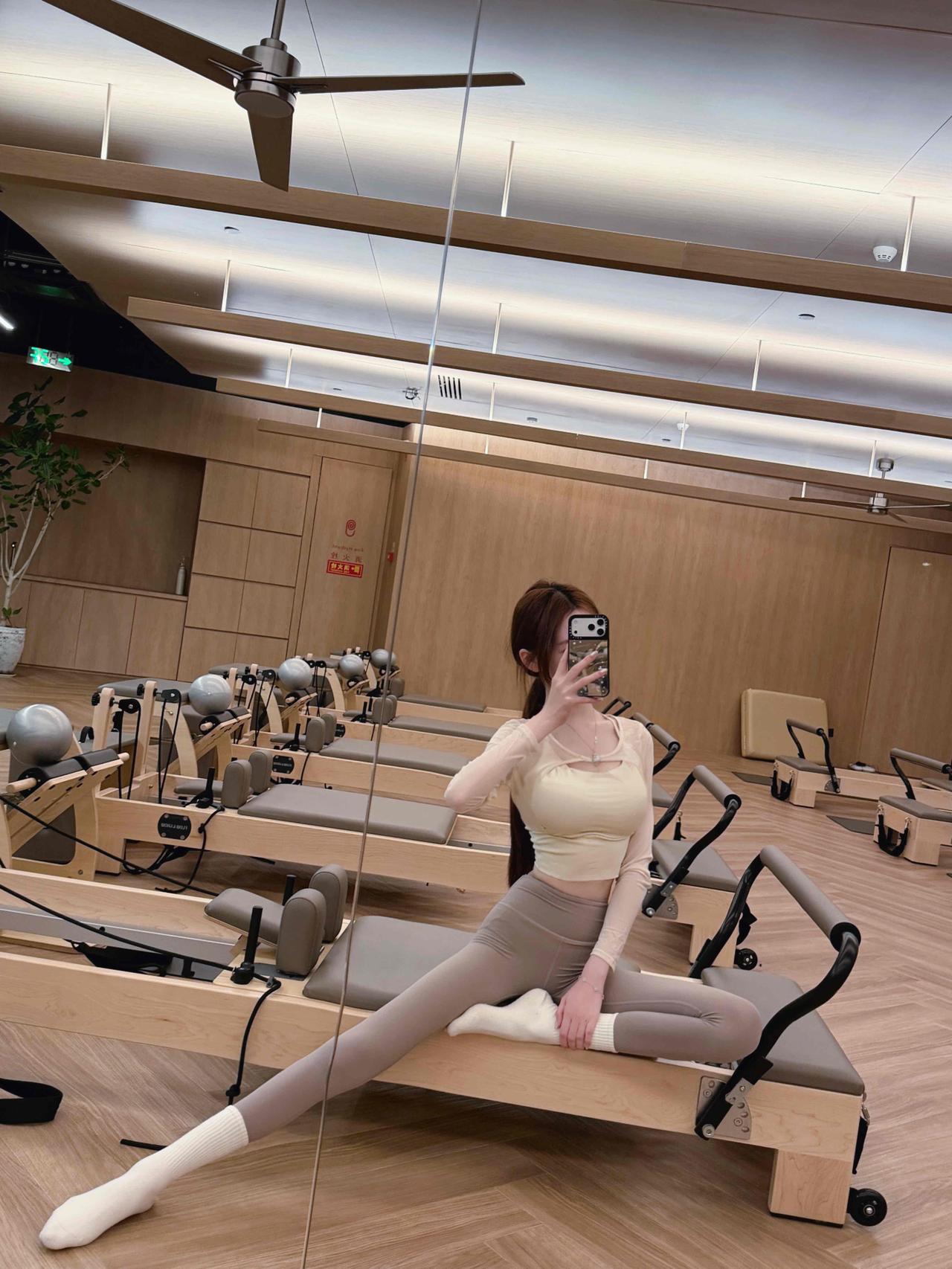 什么样的穿搭可以成为气质女神?人生忽如寄莫负茶、汤、好天气。