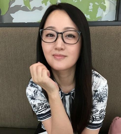 别再传杨钰莹有“私生子”了。真相是，当年赖文峰的母亲一句话，直接掐灭了她生三个孩