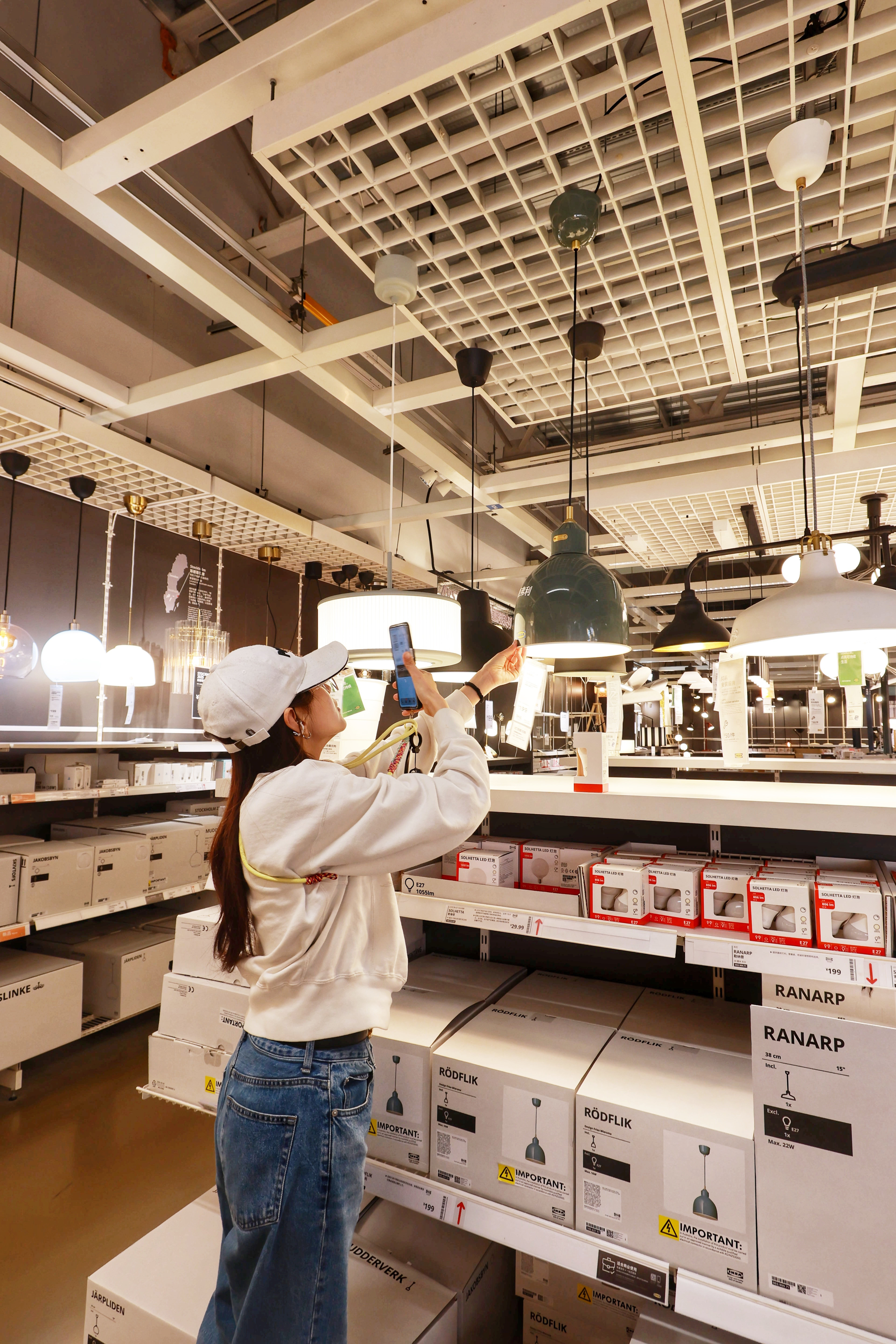 旭子的装修日记带张小苗去宜家挑选他的新床，结果没一个能看的…我老房子家具多数都