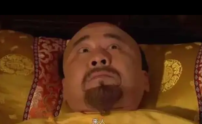 《甄嬛传》中有一场皇上临终的戏，孙俪还沉浸在情绪中，陈建斌瞪着眼睛：“怎么还不过