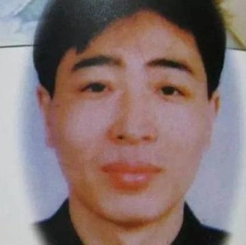 1996年，京城出现了两大悍匪，一个是白宝山，另一个就是鹿宪州。据说，白宝山