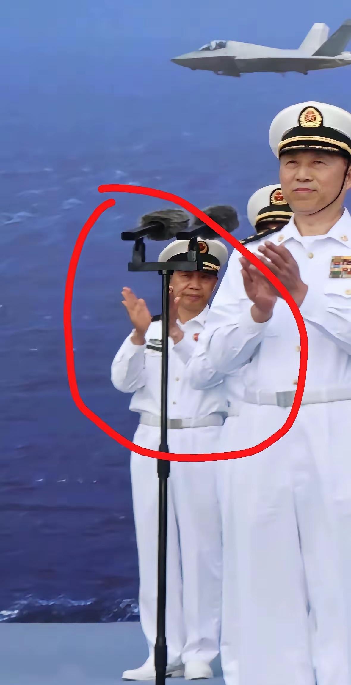 细心的网友发现，在福建舰入列仪式上，看到了马伟明院士。这位为中国电磁弹射做出