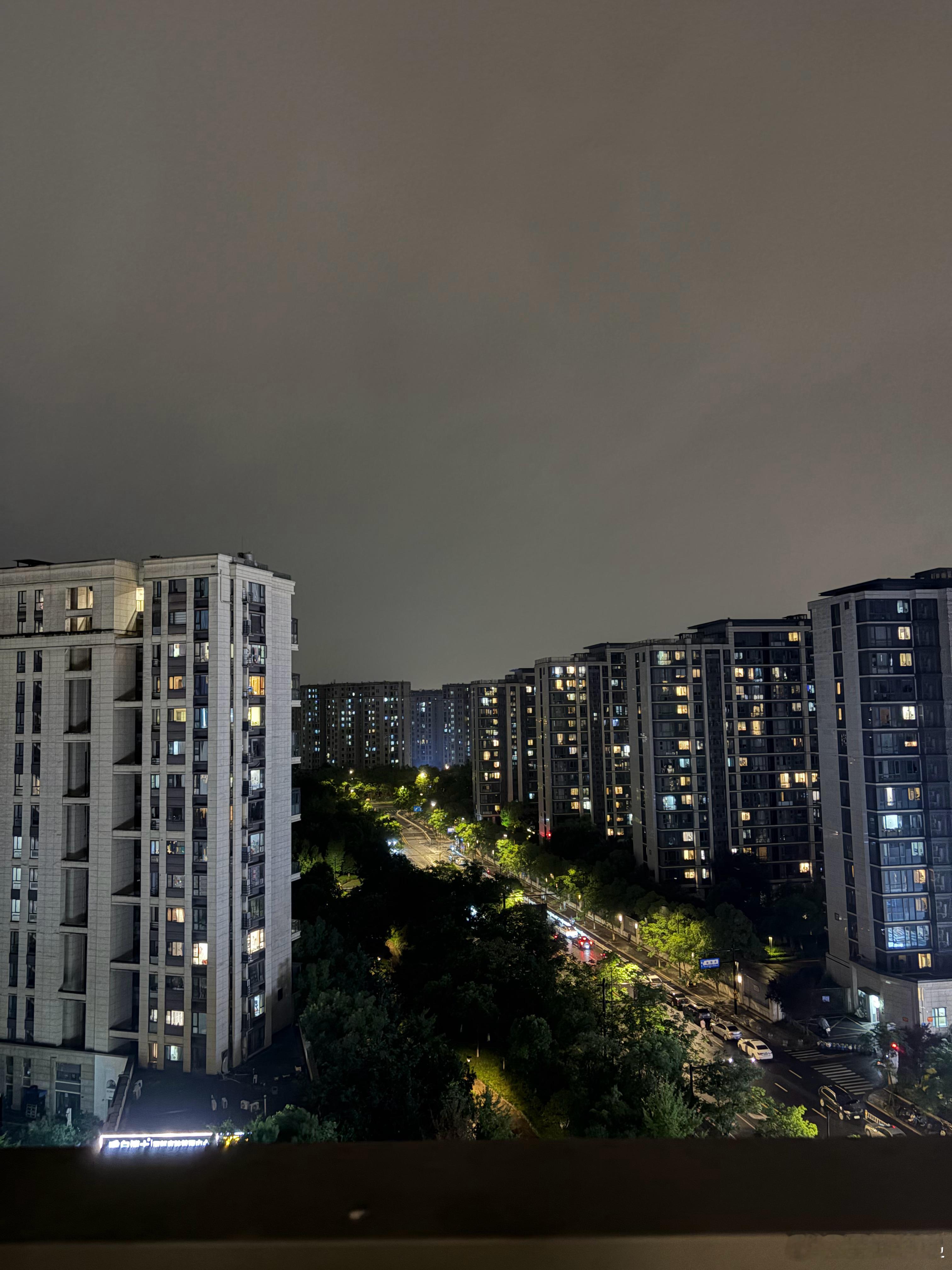 杭州台风上城区目前风平浪静