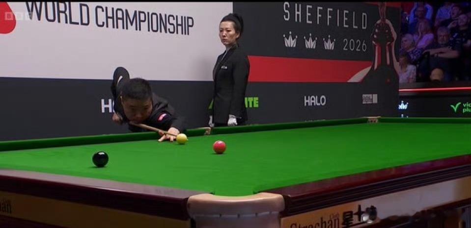 丁俊晖赵心童世锦赛德比2-2战平北京时间4月24日晚，2026年斯诺克世锦赛16