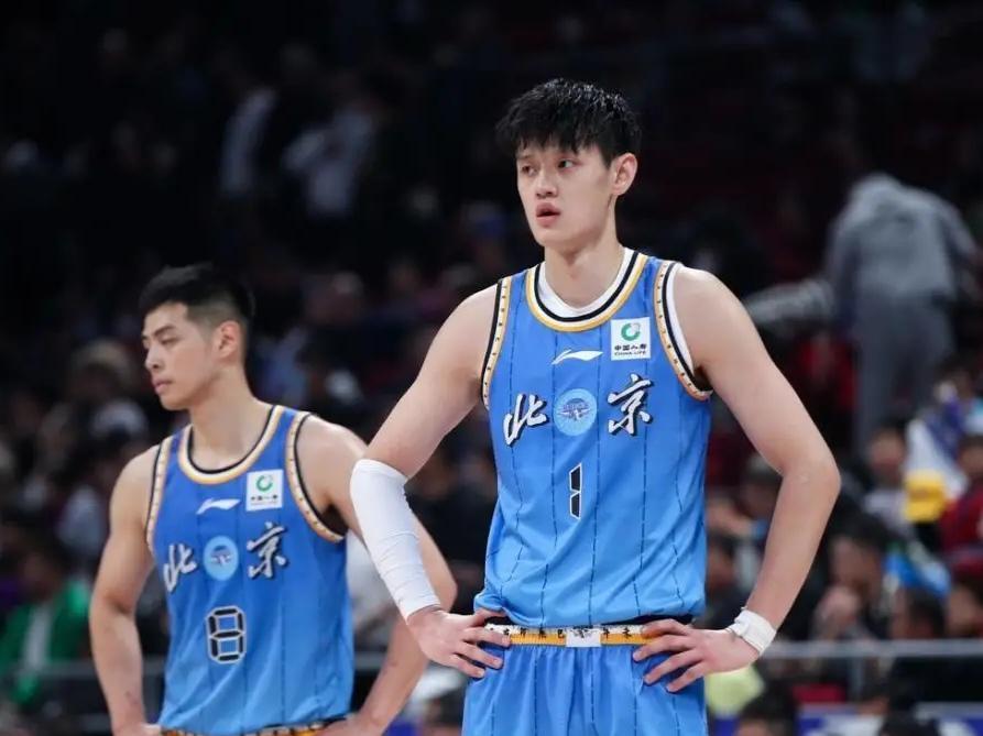 CBA最新消息：据知名篮球自媒体人@球圈赵探长报道，曾凡博的一段访谈节目中说到：