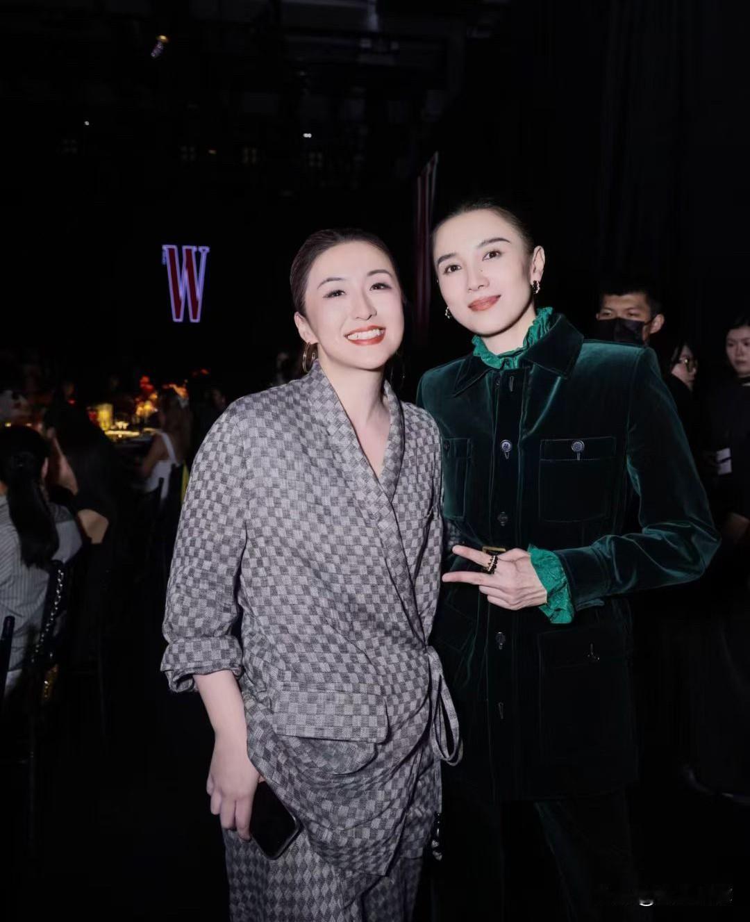 秦雯应该还是有些才华的吧。但是写作能力不一定能覆盖所有主题，而且随着人的心境、境