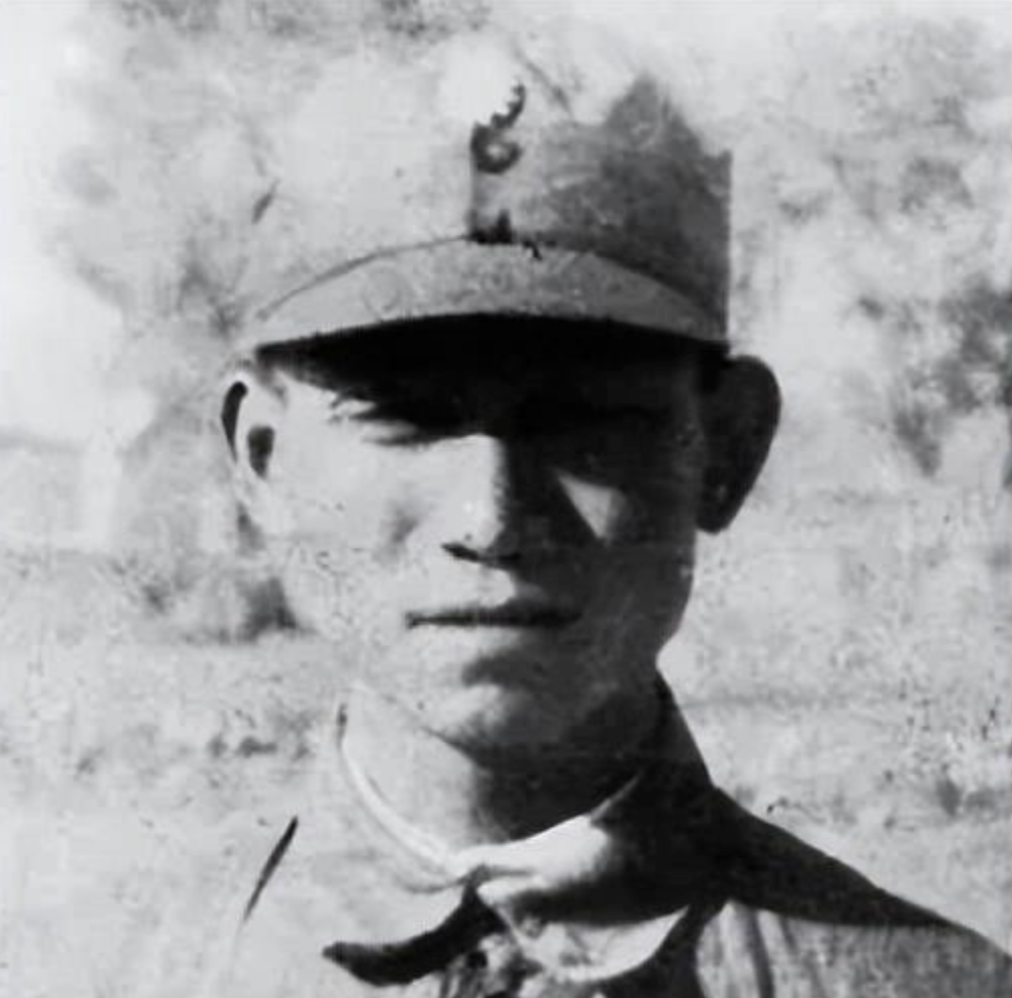 1954年，陈光在授衔前，点燃了居住的小楼，自焚身亡，直到34年后，才知事情真相