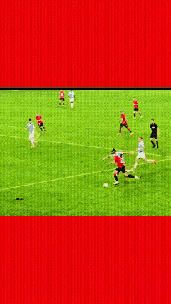 蓉城球员真的没演！蓉城球员亚力斯祖这个倒地确实没演，深圳新鹏城球员杨一鸣有一个明