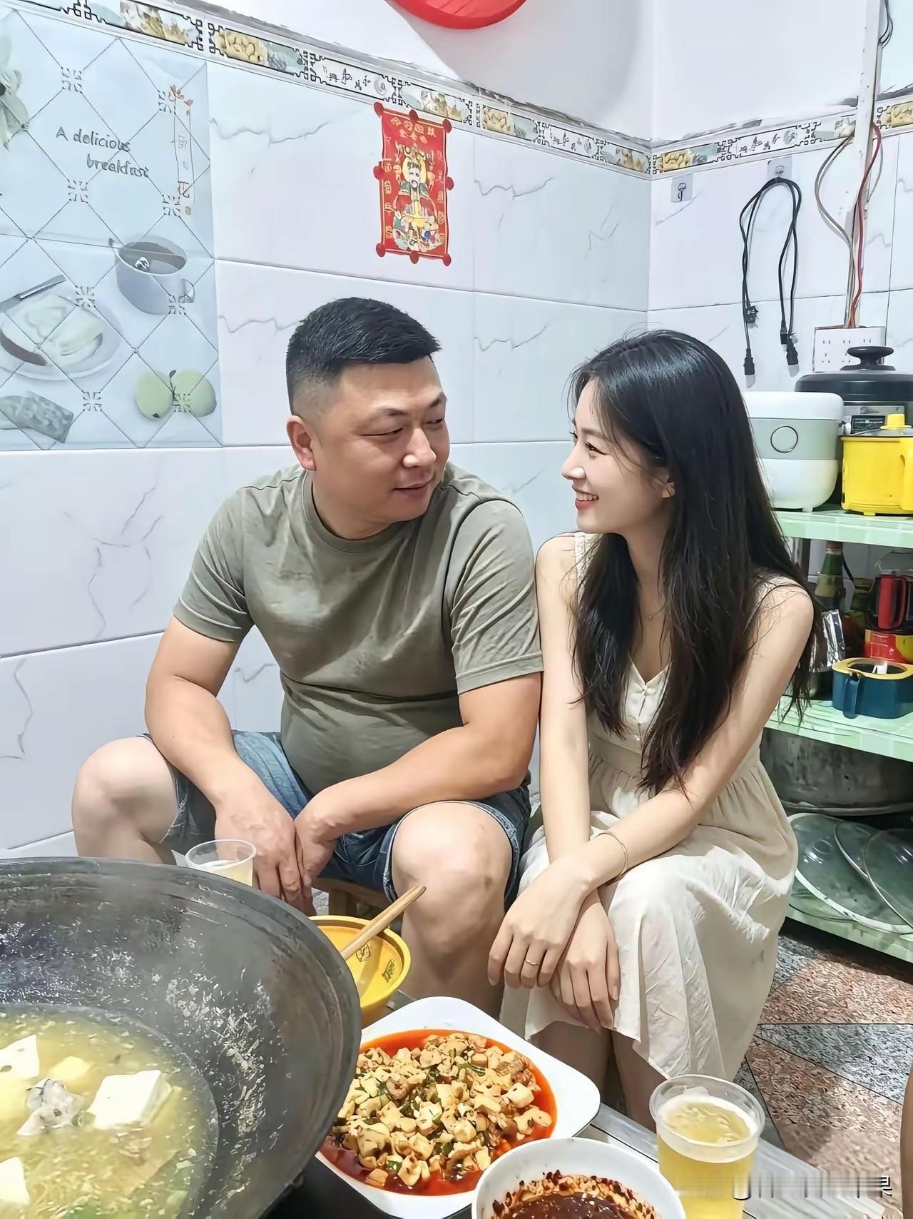 不怪大叔一脸幸福，换谁谁不是！[赞][赞][赞]