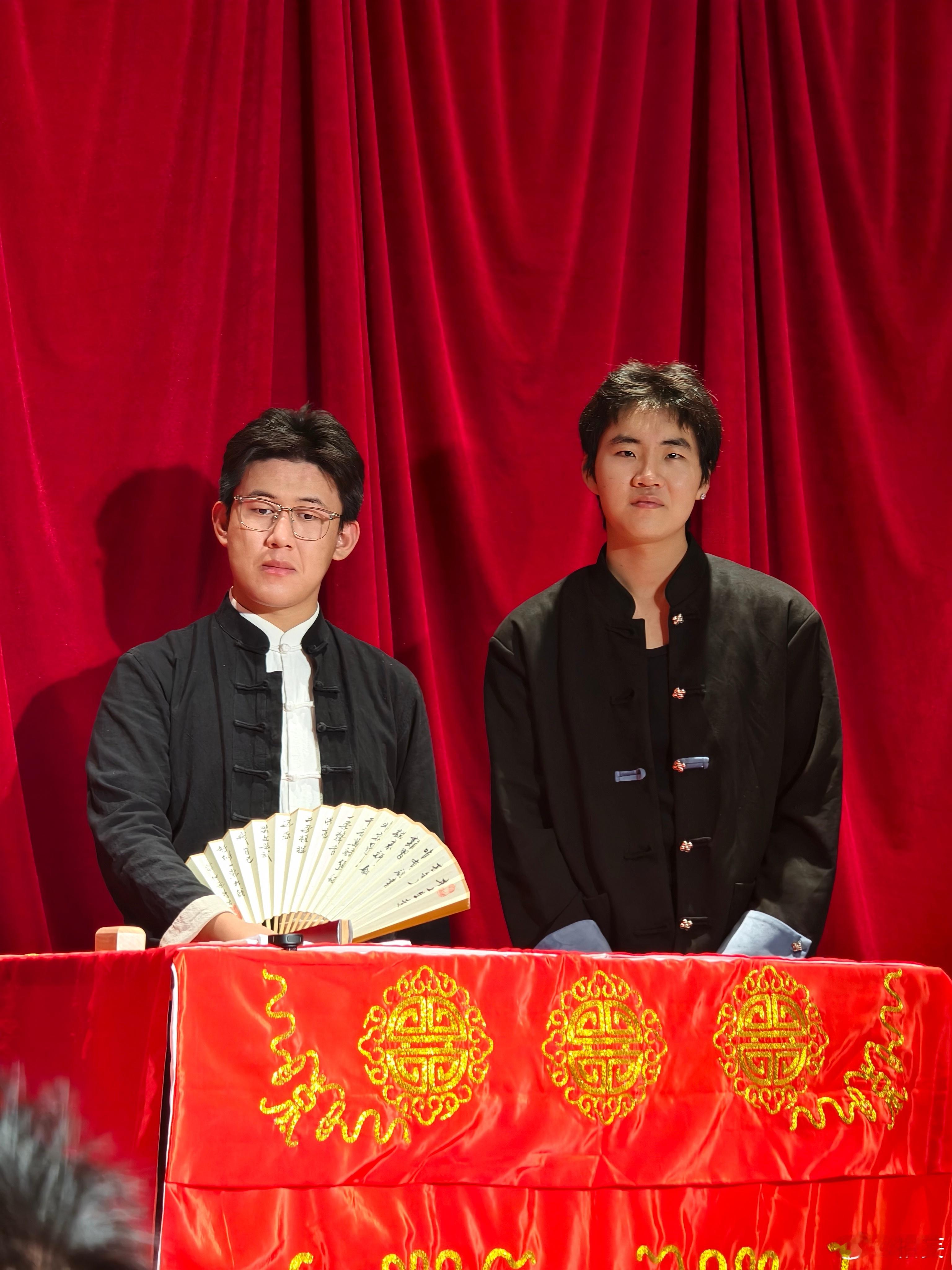 昨天书馆第一次有人演相声😂相妄书馆添新人了
