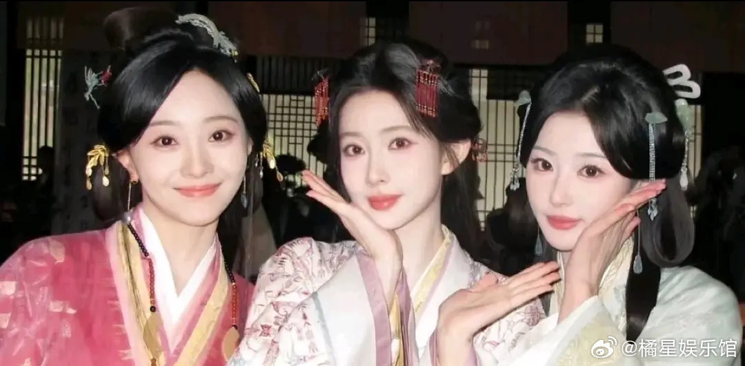 自己发的🆚其他女演员发的，找不同