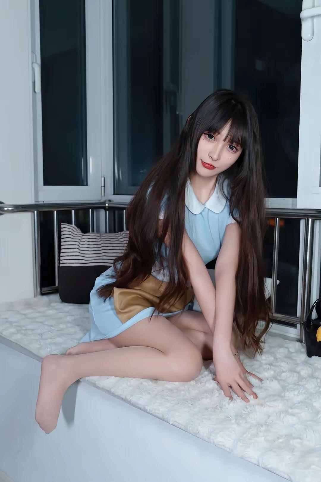 甜美少女心爆棚的卧室自拍📸