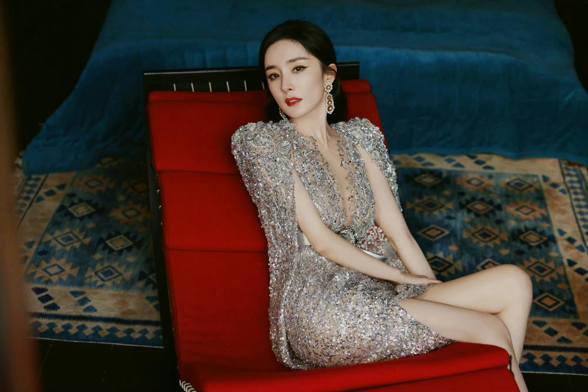 杨幂这两张也很棒若隐若现的感觉美妙极了​​​
