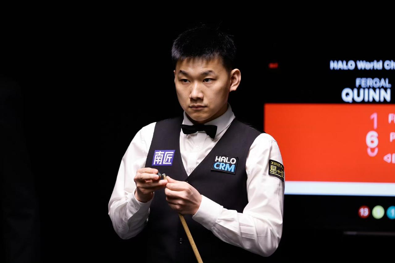 10-2横扫，8-1开局，无敌7连鞭，中国名将龙泽煌强势晋级！2026斯诺克世锦