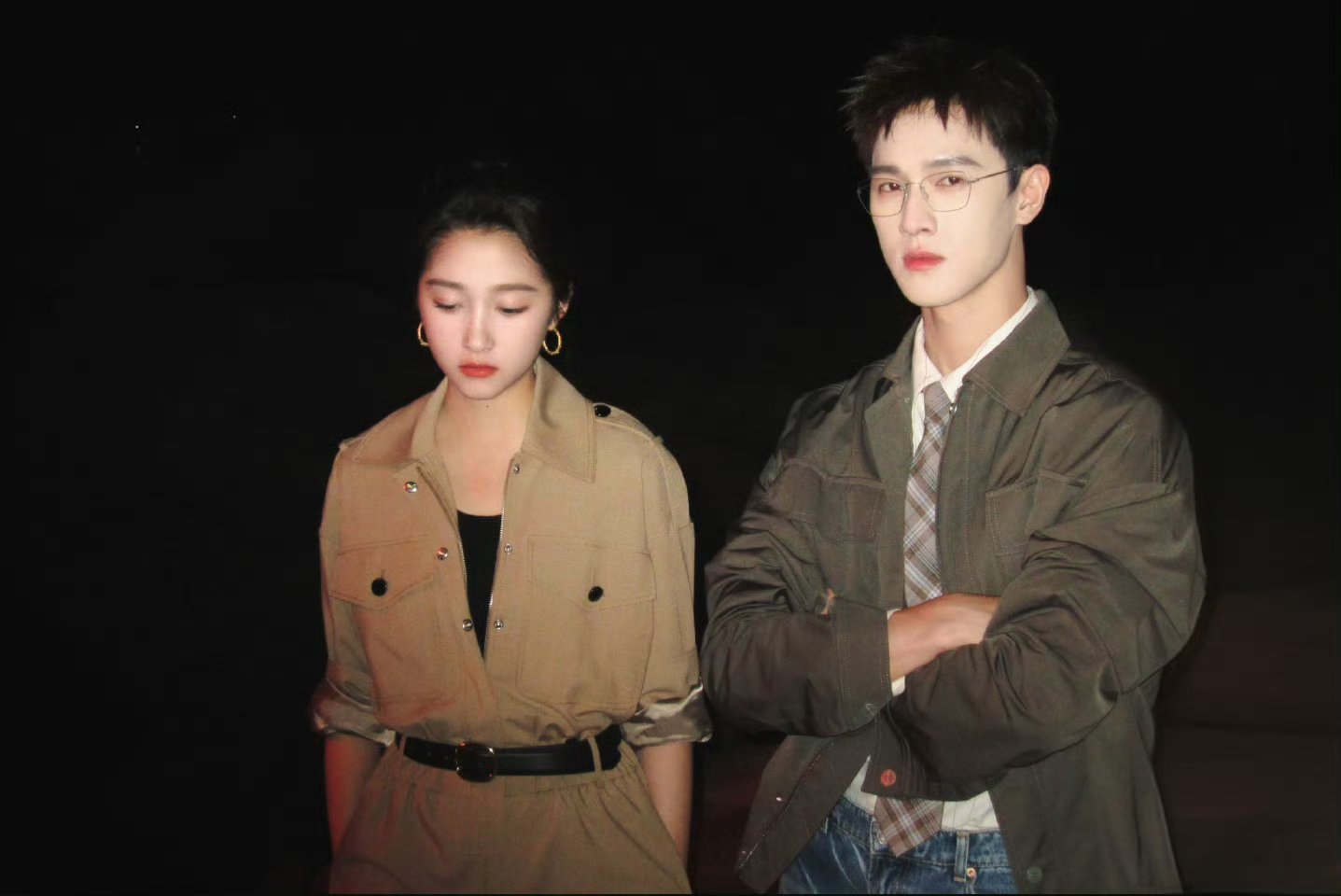 李昀锐晒和关晓彤ccd合照，耀眼杀青啦🙌​​​