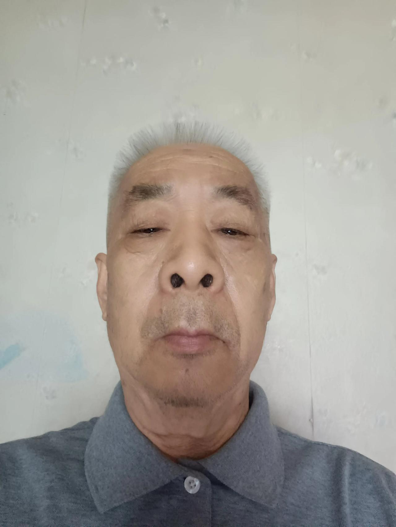 我和你的看法正好相反，你认为是密度极大的天体；充当了黑洞。我认为是一个什么物质都