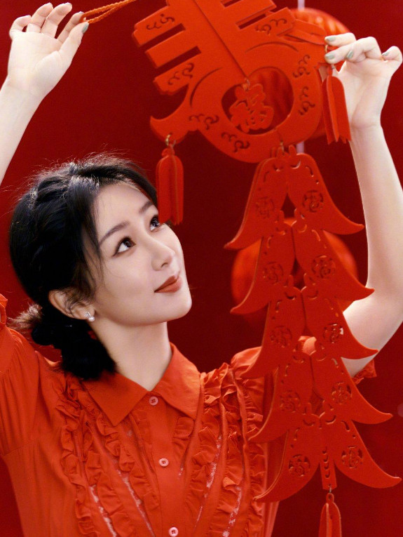 1、现在头部女演员不怎么进组，原因大概能猜个七七八八。首先是片酬，剧组这边砍得厉