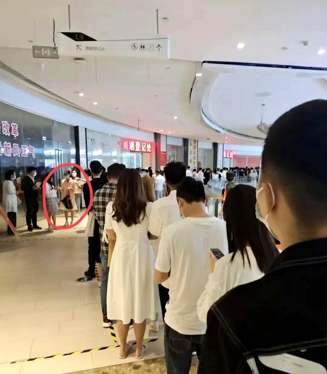 一觉醒来，全国各地的民政局都火了！不是因为有什么福利和补贴要发，而是因为今天是