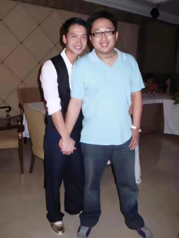 笑疯了！万万没想到吃许凯的恋情瓜，竟然把于正的白月光是何晟铭给炸出来了。以前