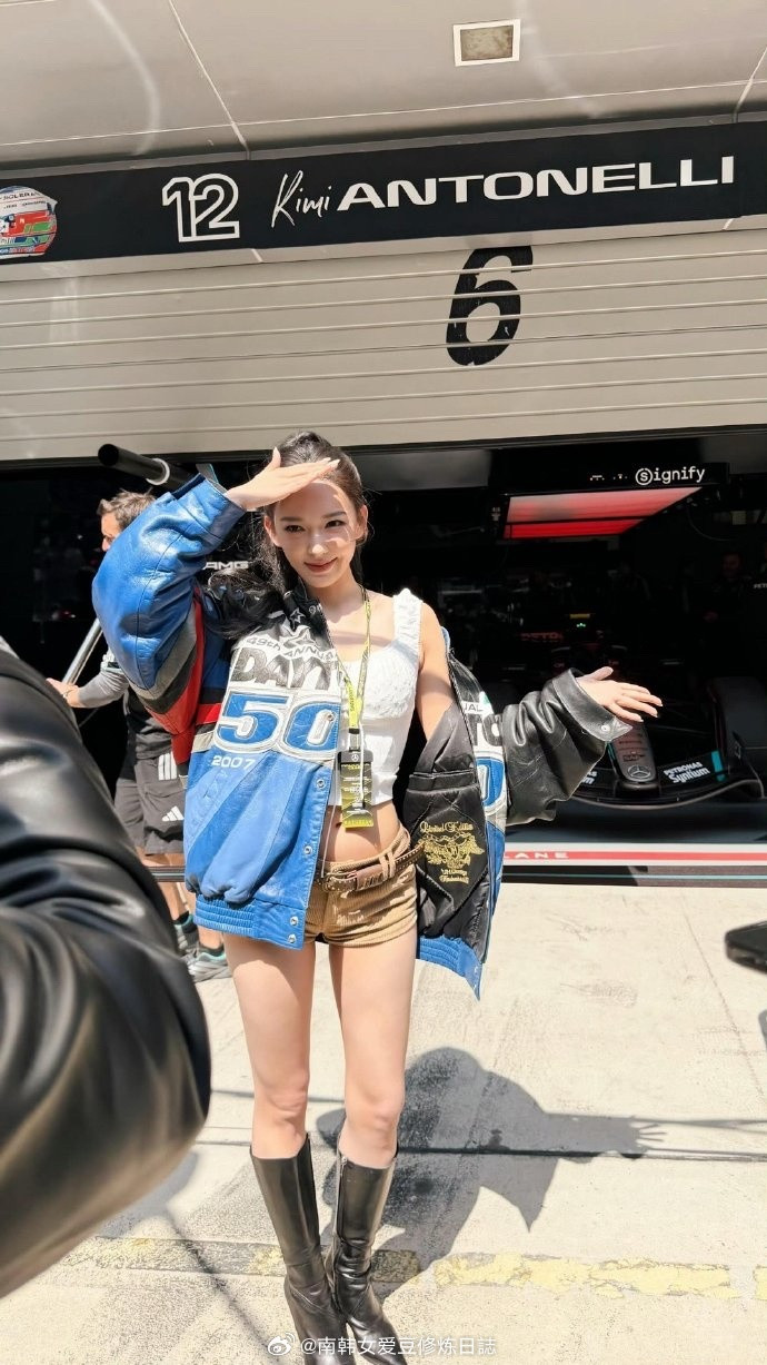 F1赛车女明星组程潇欧阳娜娜欧阳娣娣王霏霏关晓彤