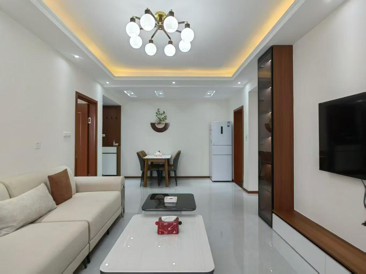 唉，好好的房子让老爸装修成了古董，完工就过时了，大家看像不像十年前的风格，怎么救