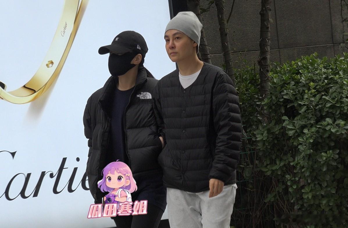 阿娇和皇甫圣华挽手逛街八卦媒体拍到阿娇和皇甫圣华挽手逛街，此前霍汶希否认过两人