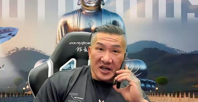 馆长是在助力郑丽文当选国民党党主席！最近，馆长在节目中大骂郝龙斌，说自己在大罢