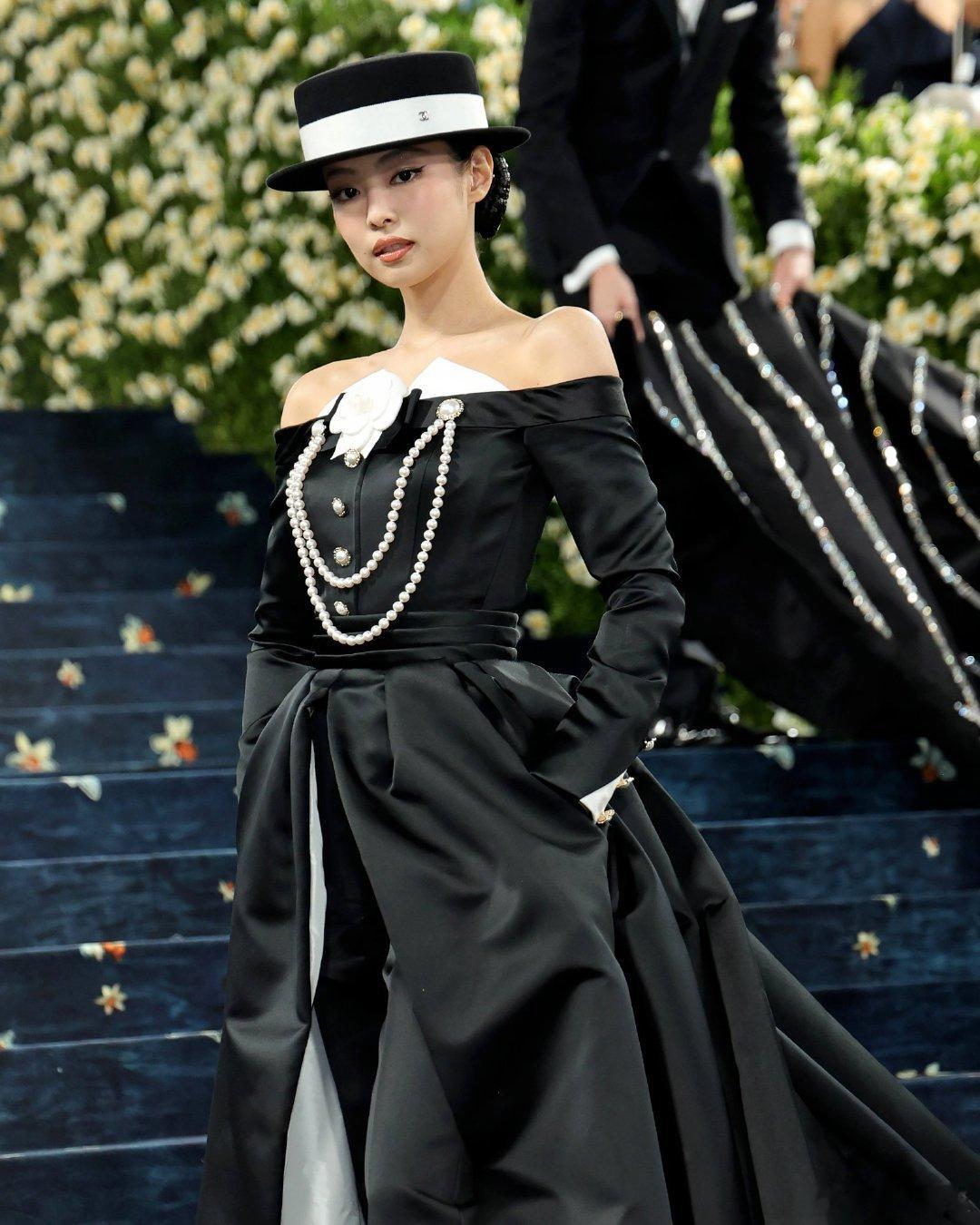 妮这次真的美爆了，香奈儿女王👸🏻[哭哭]MetGalaJennie第三次参加