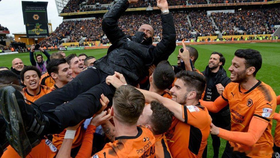 【降级】西汉姆战平水晶宫，狼队正式确定降级。值得一提的是，西汉姆主教练努诺在20