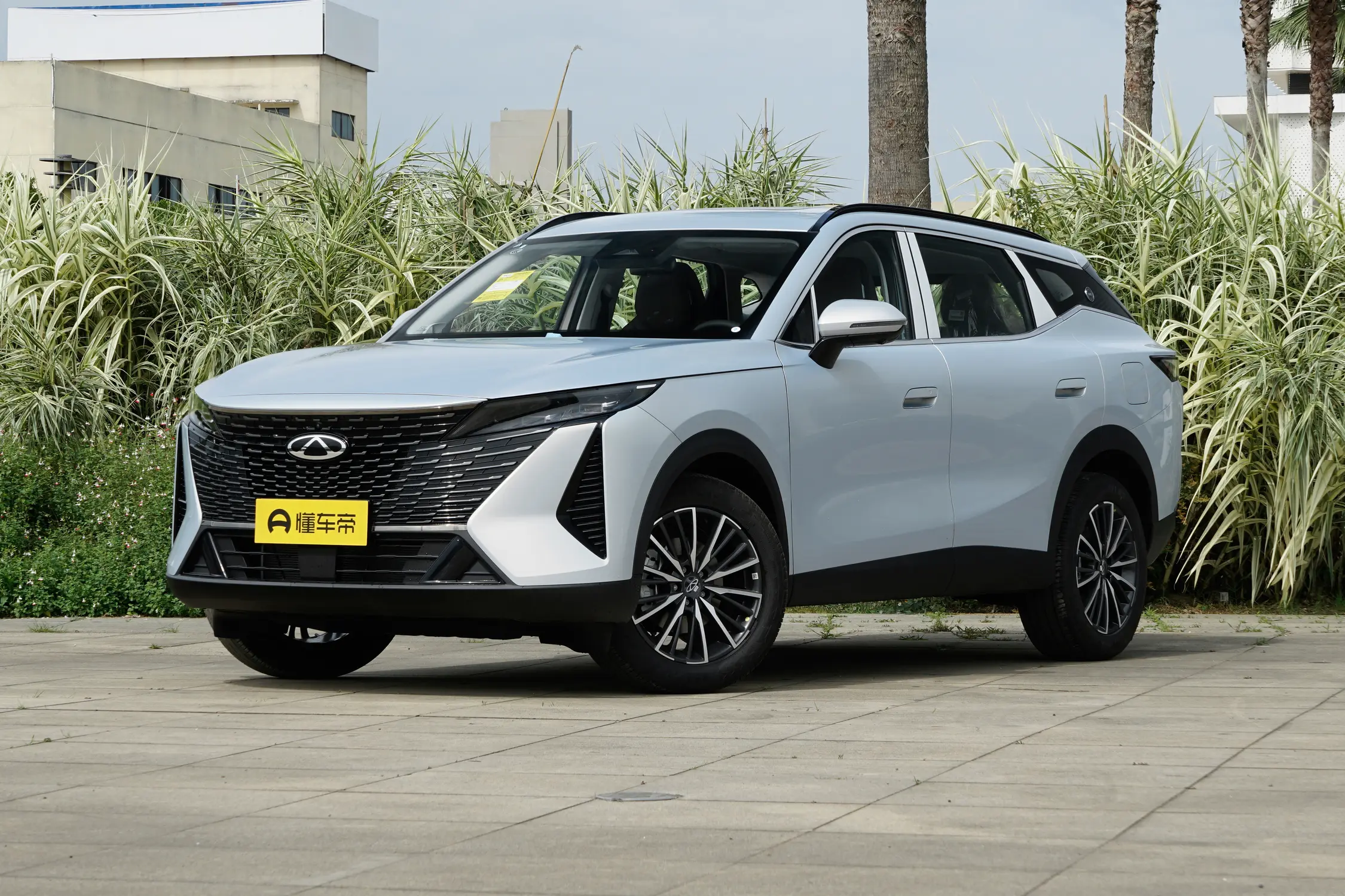 2026款奇瑞瑞虎7L实车深度分析：8万级紧凑型家用SUV，8155芯片加持，1.5T/1.6T双动