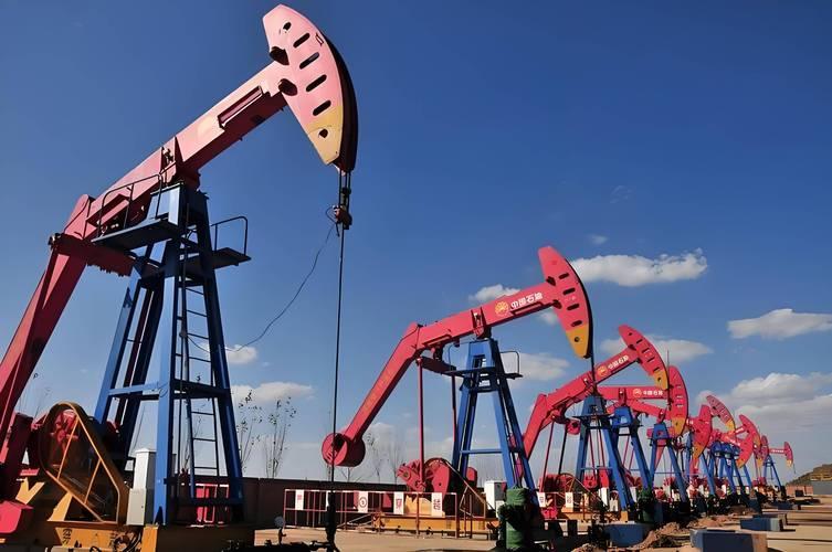 伊朗别再傻了！委内瑞拉妥协后，通胀暴涨600%，民众连水都喝不起当外界谈论伊