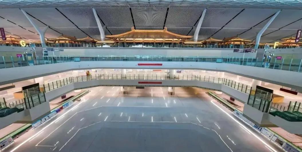 全世界也只有西安，能干出这样的事——机场扩建挖出4000多座古墓，干脆在航站楼里