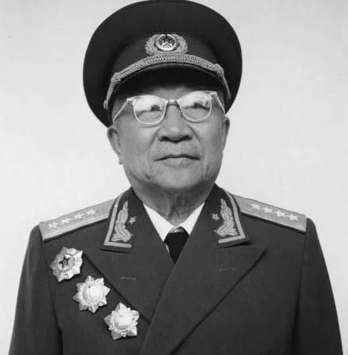 开国将帅授衔时，年龄最大的五位将帅分别是谁？都多大年龄第五位：史可全将军。史