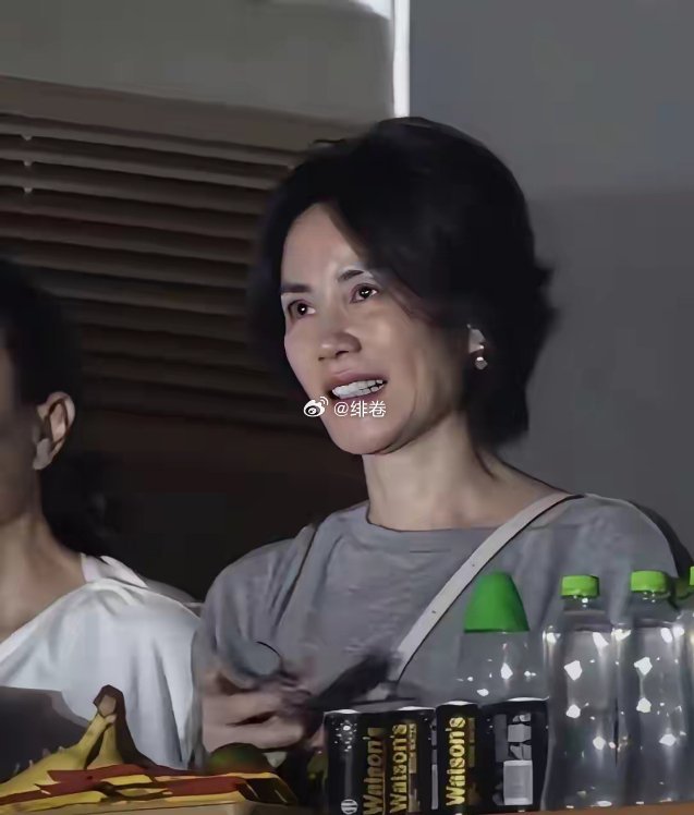 这才是王菲最真实的样子。​