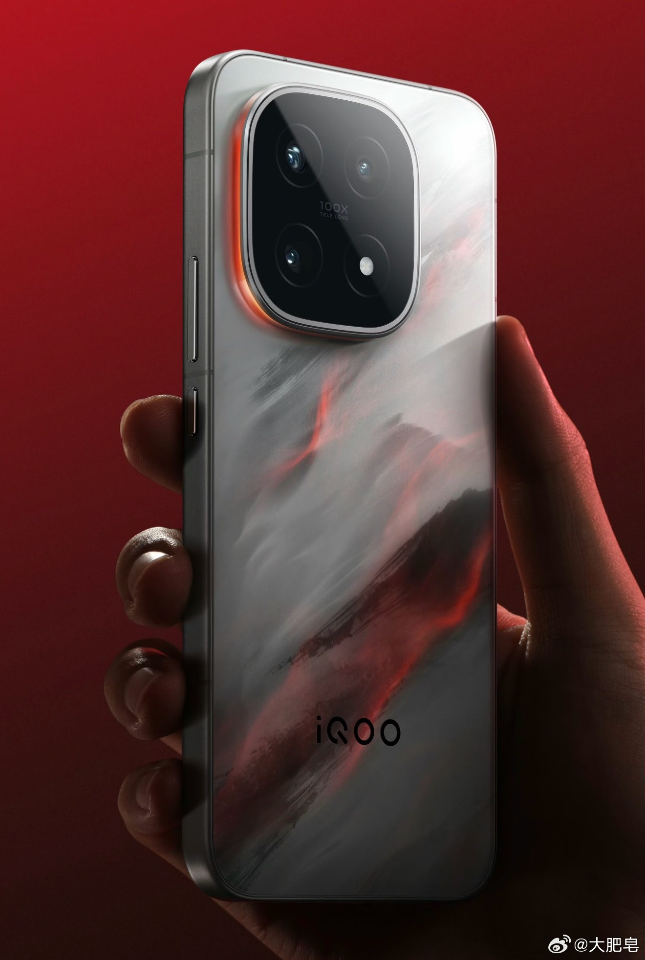 iQOO15外观来了注意嗷，100倍变焦，iQOO你终于想起来长焦了[哭哭]