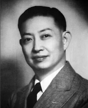毛主席见到偶像也紧张，毛主席在一次看梅兰芳演出时，在后台第一次见到心中的偶像，连