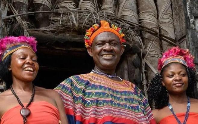 为什么非洲人不怕艾滋病？因为在非洲所有的慢性病都排不上号，而像艾滋病这种小克拉米