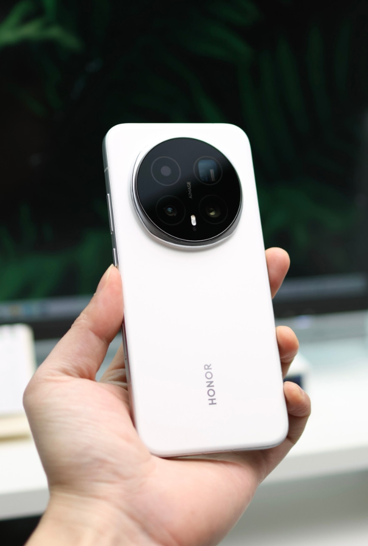 荣耀Magic8Pro，是真正没有短板的高端旗舰Pro，无论是续航影像，AI体