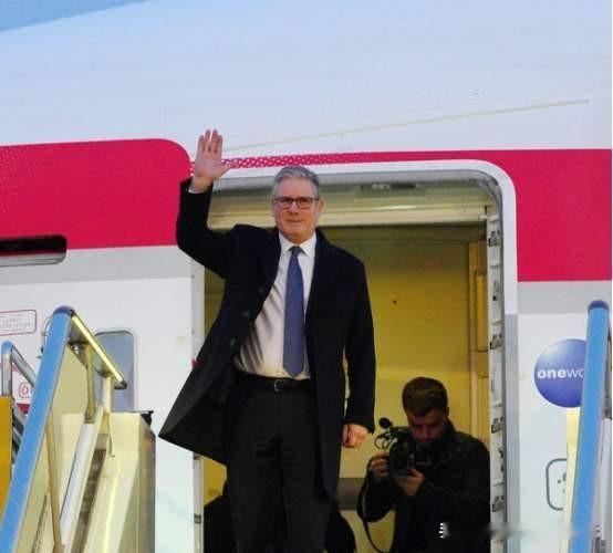 斯塔墨这是在耍“滑头”？访华队伍宠大，60多人，包括了商业大臣和经济大臣，却