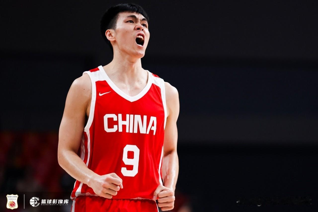 为了确保中国男篮顺利进入世界，希望中国男篮12人阵容重新调整:中锋:周琦、胡金