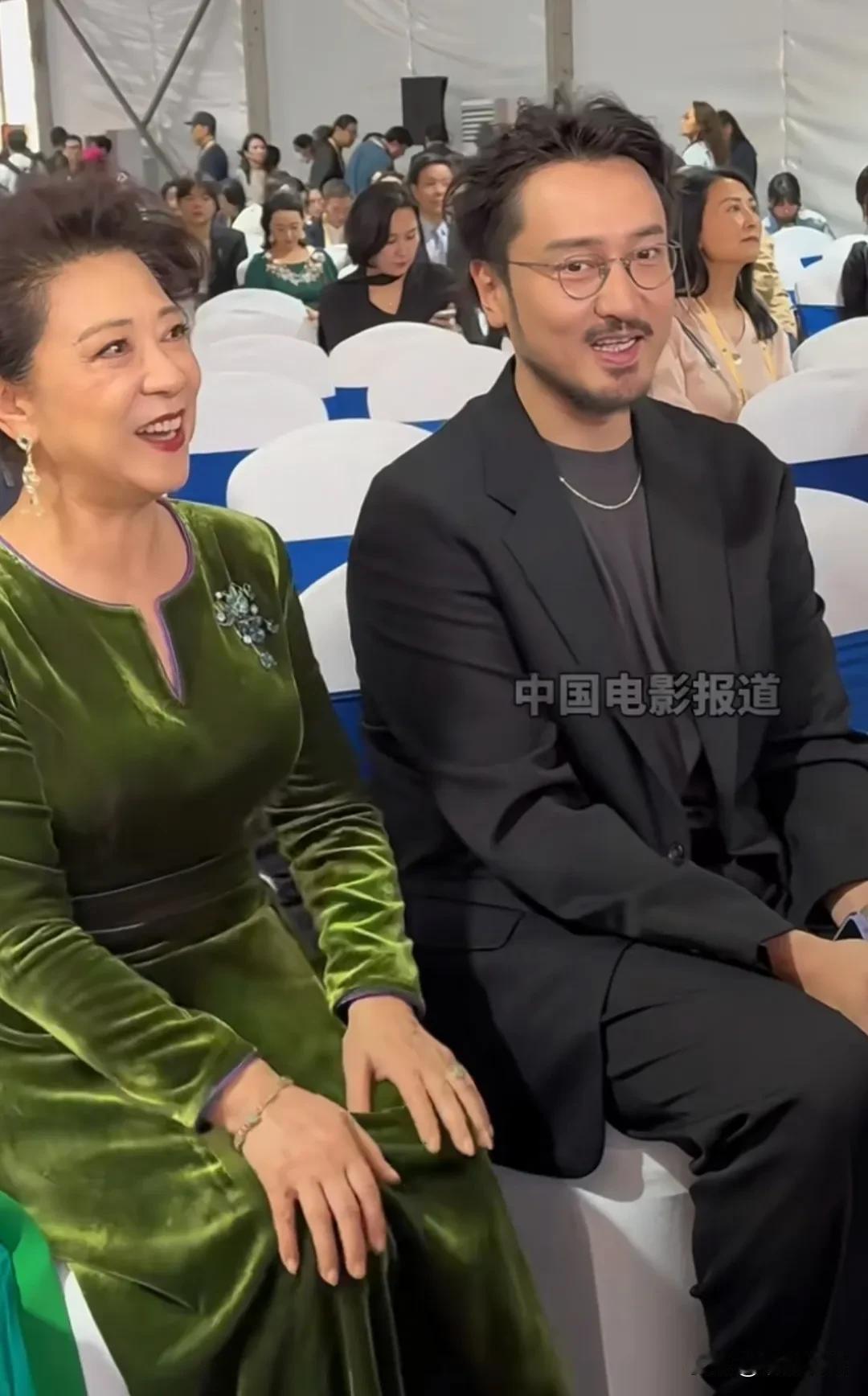 觉得75岁的刘晓庆保养得够好了，想不到76岁的王馥荔保养得更棒，真是一山更有一山