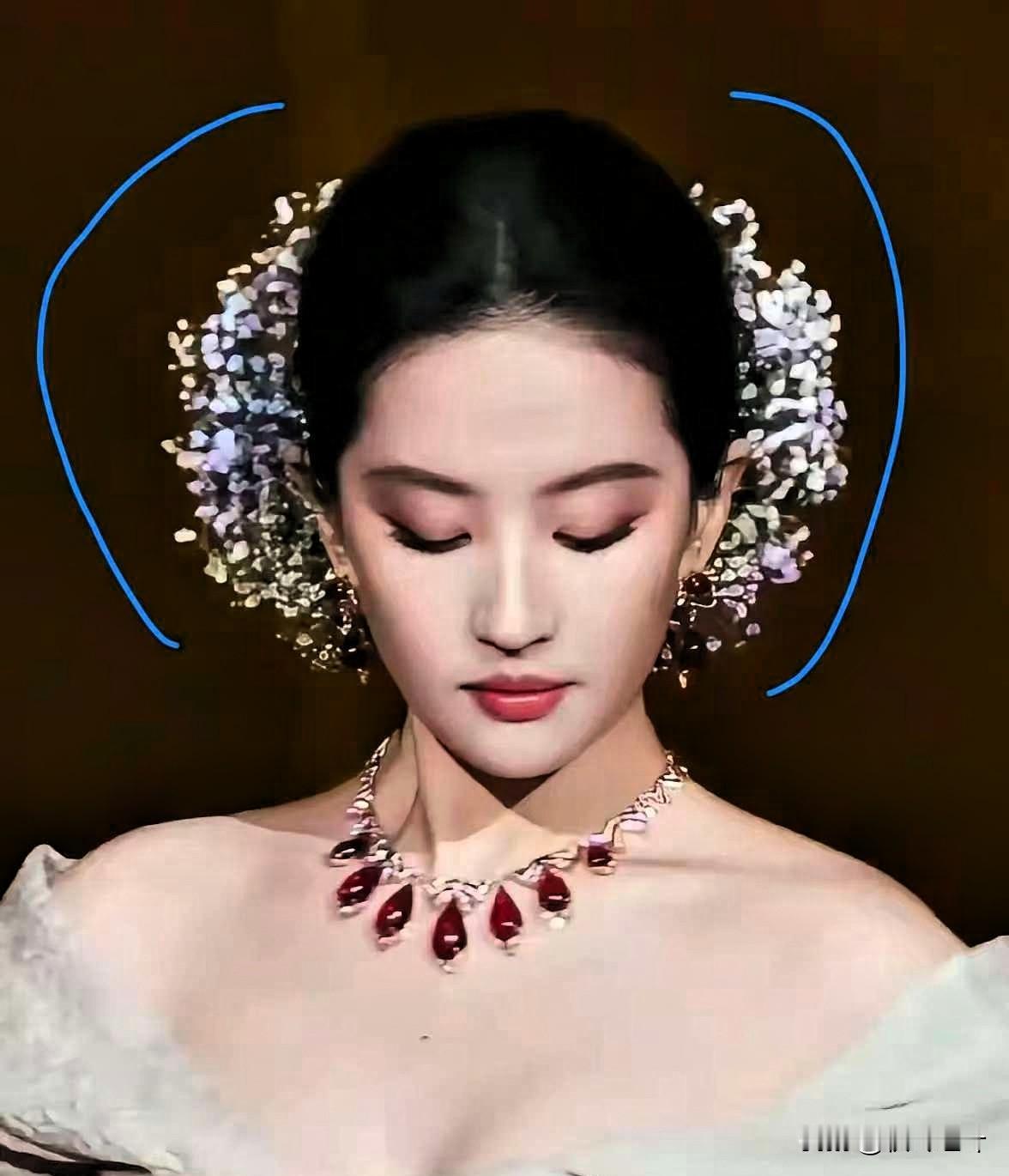 刘亦菲的造型师估计睡不着了，她睡不着的原因，不是没做好造型，是她美到压过亿级